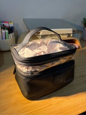 Tender Love & Carry Black Two-Tier Clear-Top Cosmetic Case